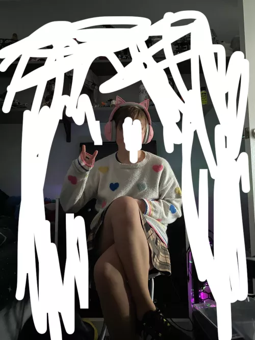 Sorry I’m closeted and my mates on here might recognise my room by turtlemaster02