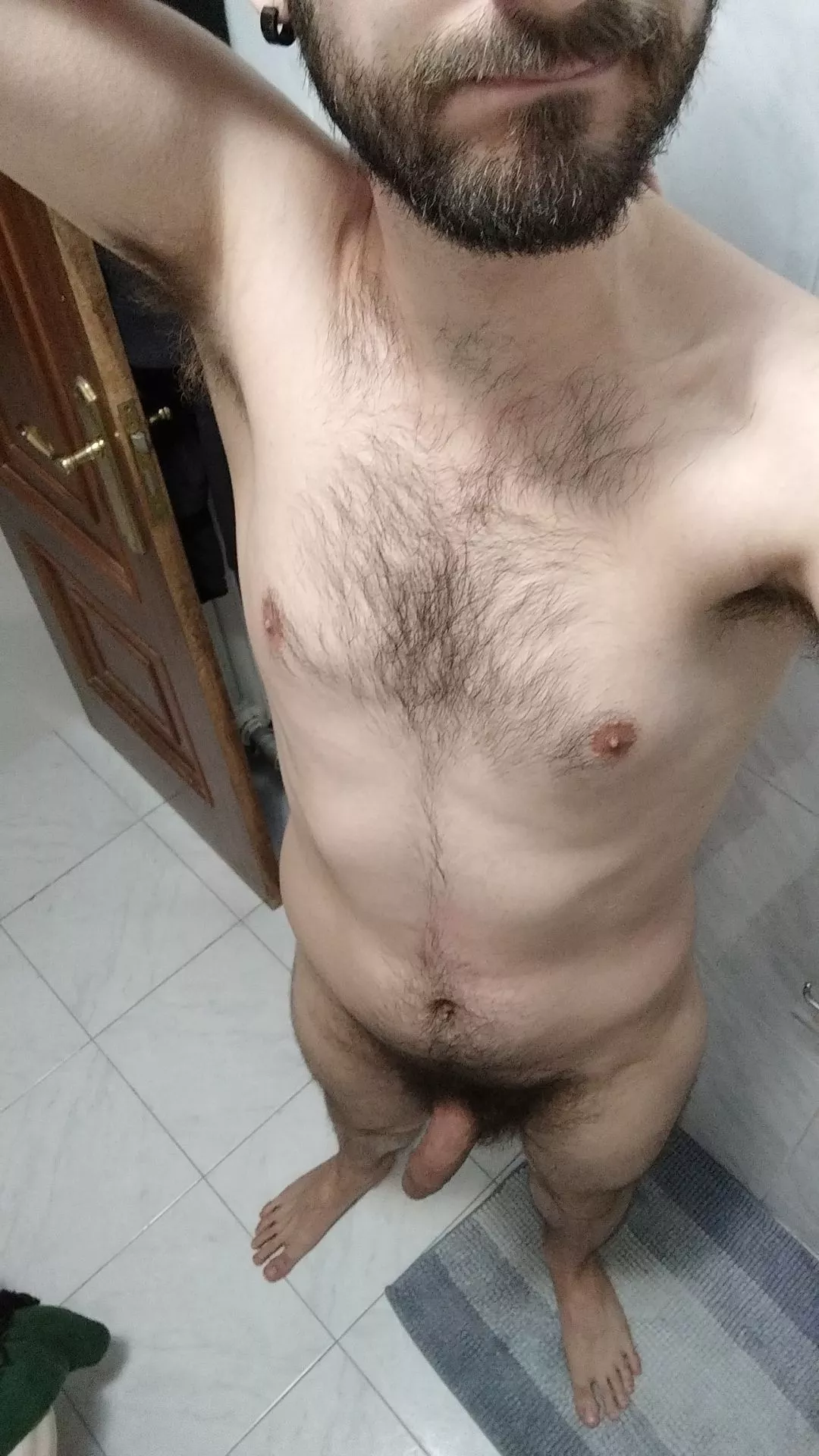 Spanish otter just before the shower posted by Drakfil