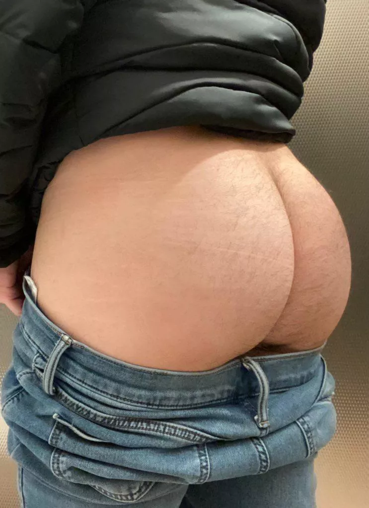 standing at the urinal posted by sgmz5643