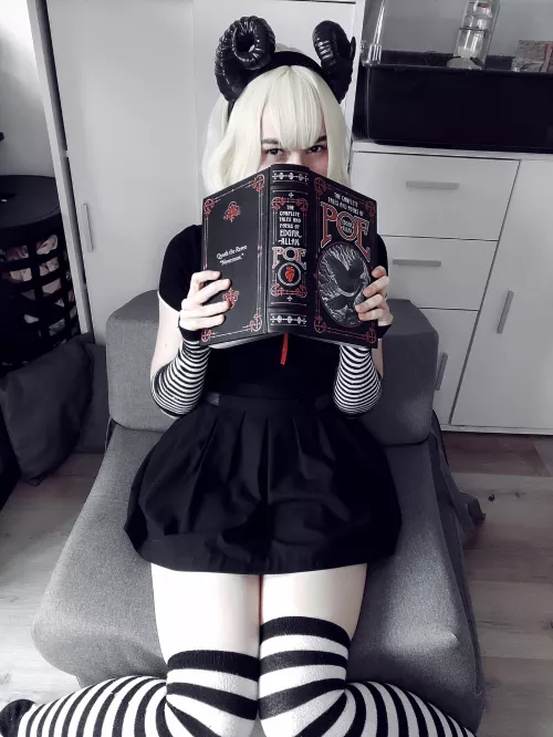 Story time with a demon girl? by TheaHyde