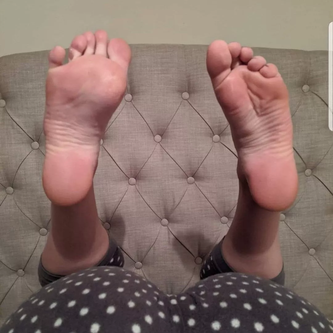 The best feet to wake up to are my tiny size 3s posted by Kiraskuest