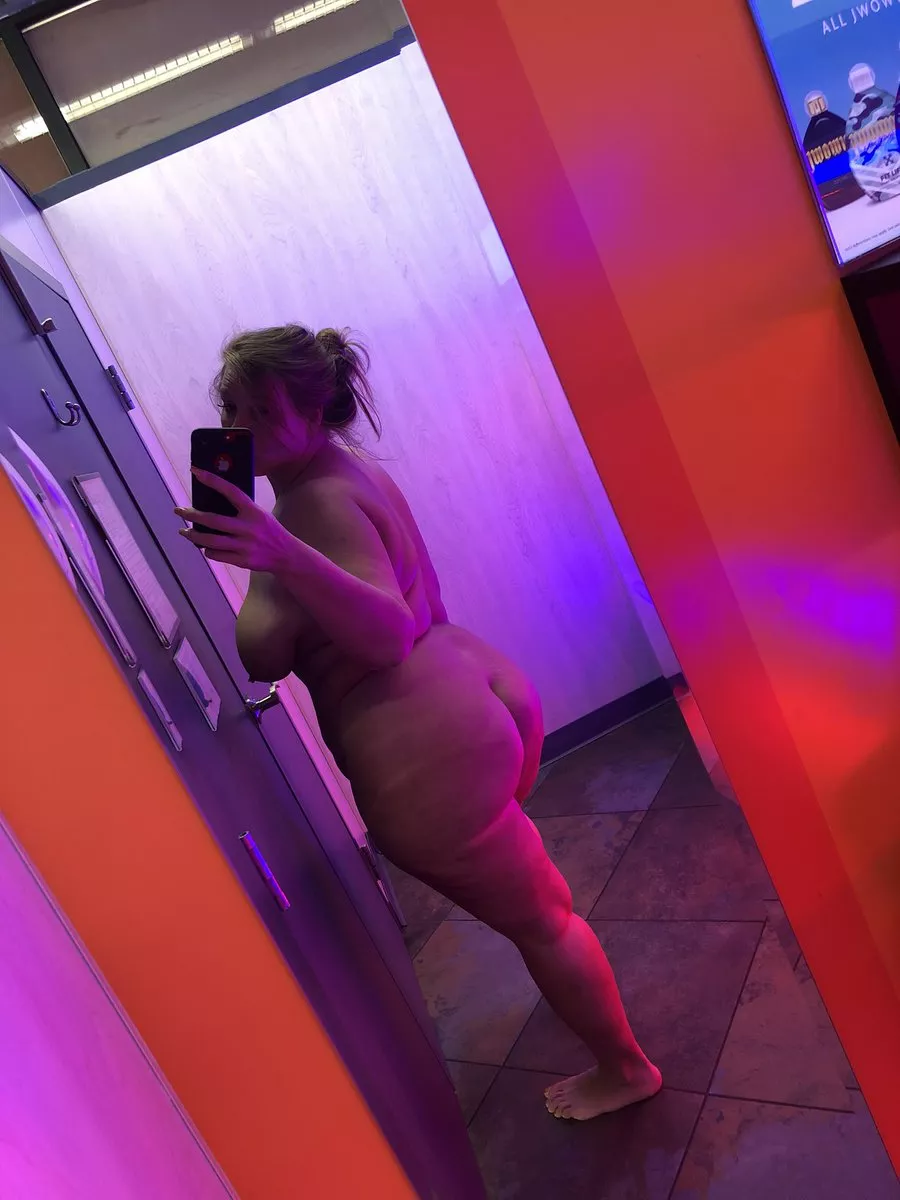 who want some?? posted by Charming_Ad494