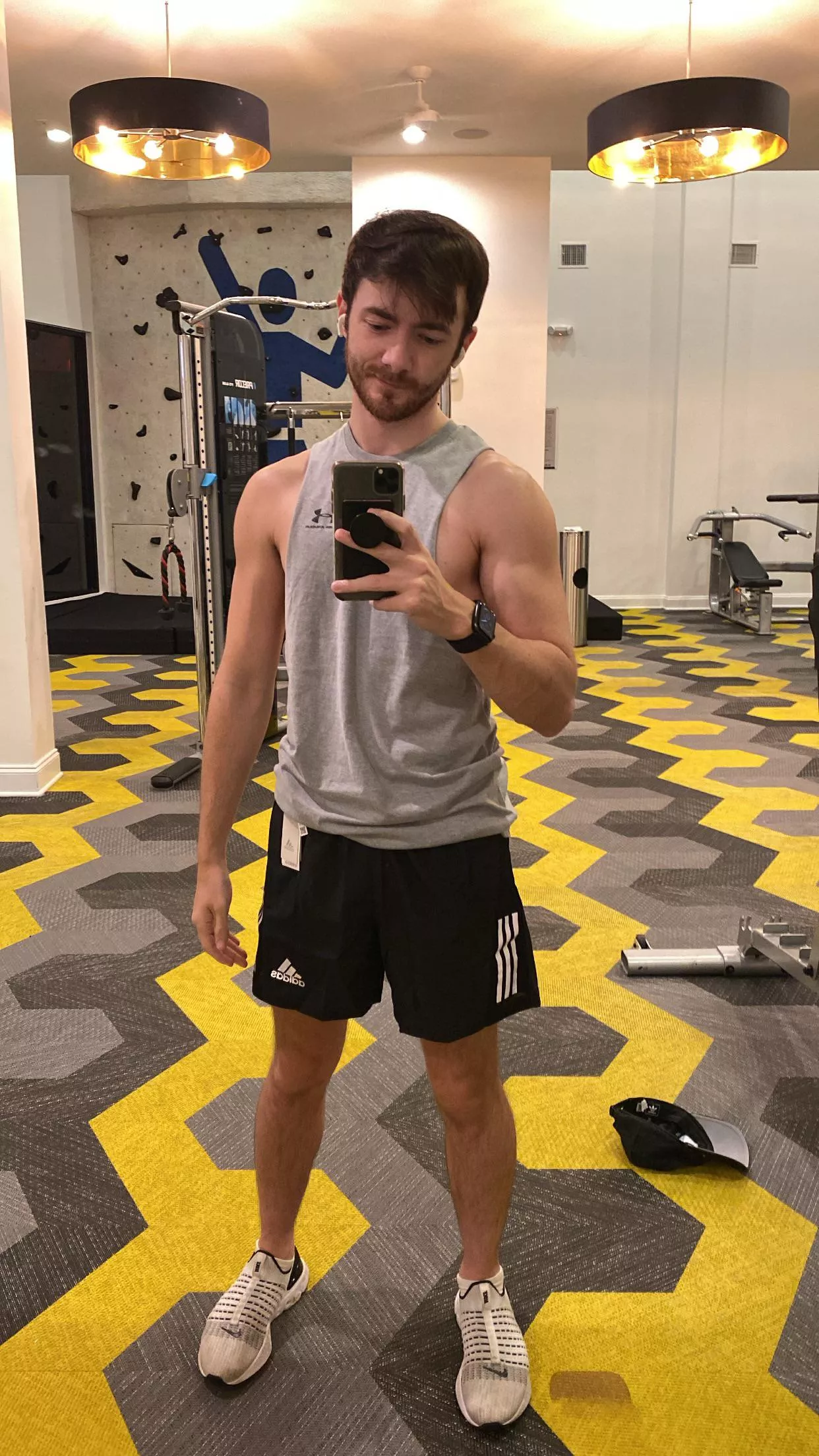 Workout time. It’s triceps day posted by zandeye