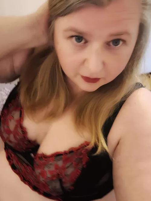 Would love someone to cum and play with me by jojo1975xx