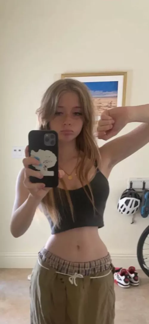 18, who wants my nudes? by ParticularInjury8421