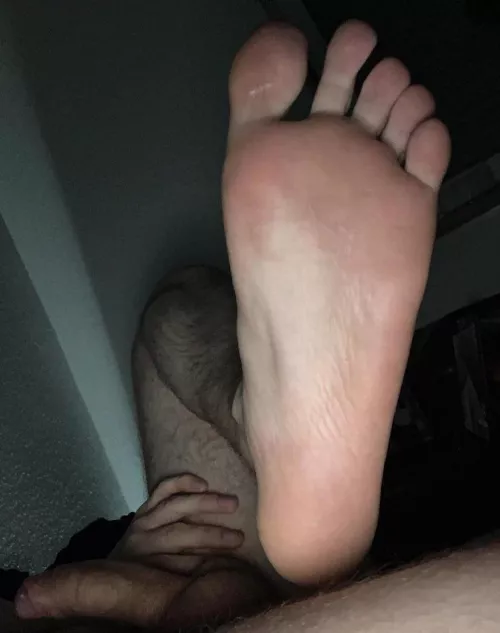 19 who can lick own feet hmu) snap: justhere2211 by General_Astronaut562