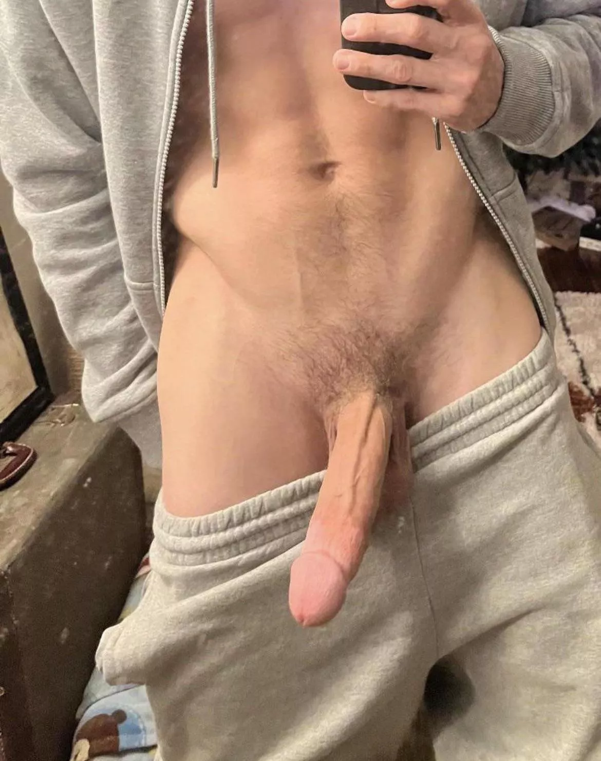 20 Handsome and tall top looking for SMOOTH FEM OR TWINK BTTMS to ride my 9’ bwc casually on snap ;) add sc iamjohxn posted by hotbigdtop