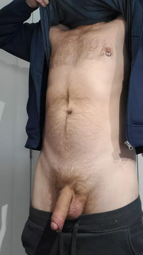 A bit of hair by hoodedOneEye