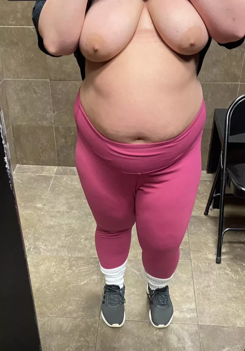 Belly 🥺 posted by xoxcc