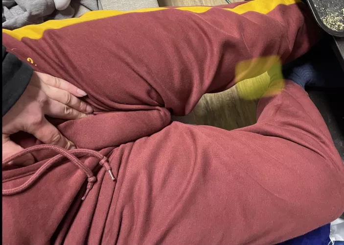 big dick in sweats by yunglaflare