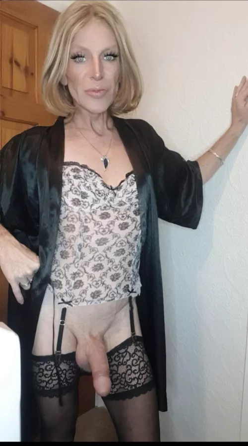 Cum see me in South London by Garbanzoo7