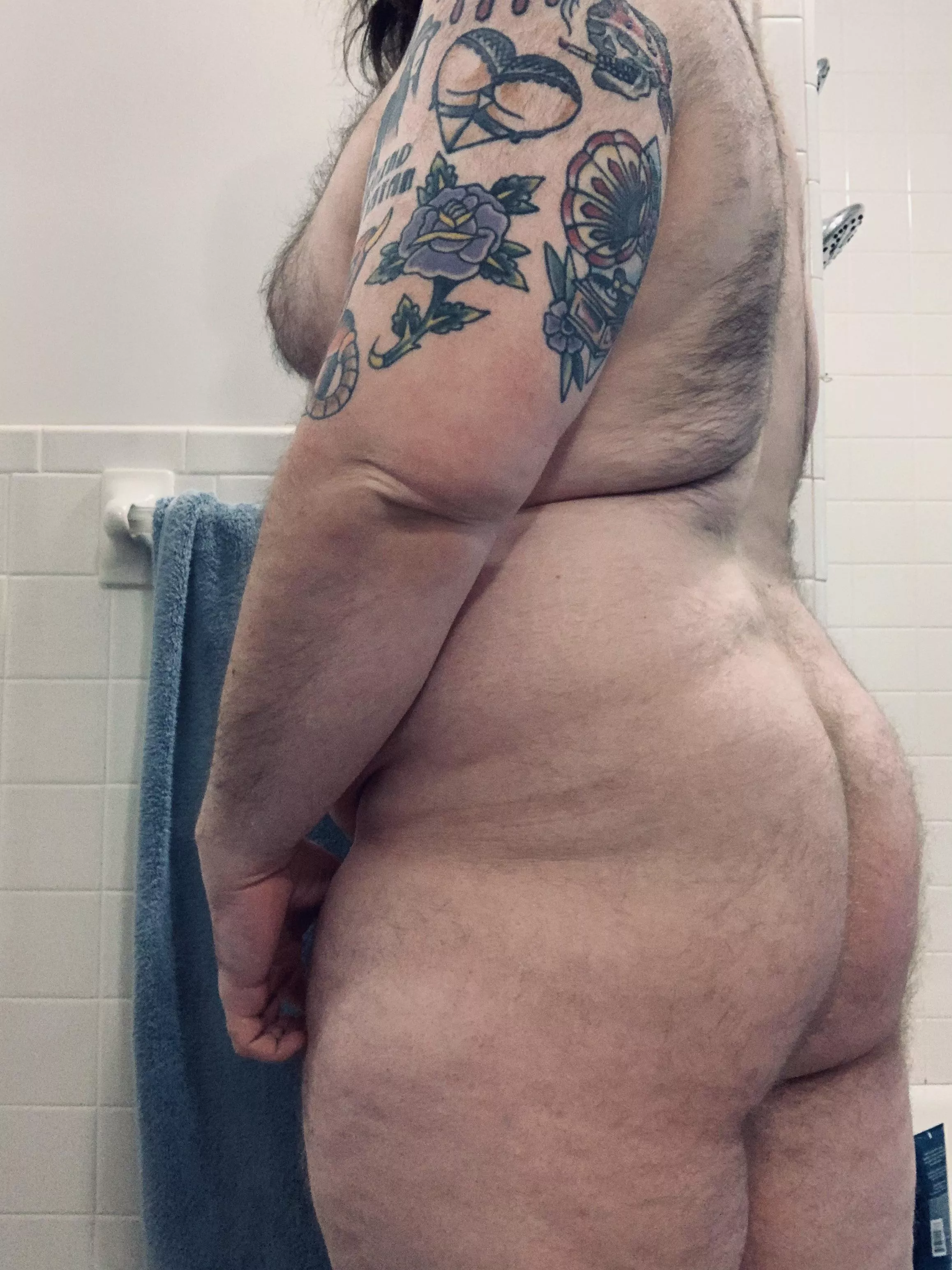 Do y’all like ass pics on here? posted by thicclumberjack