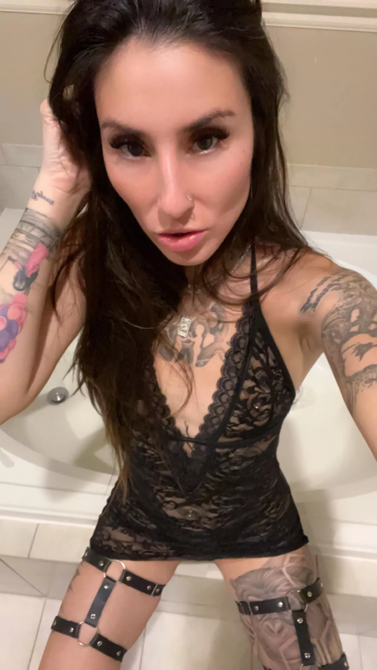 Feelin a bit slutty tonight. 31f milf posted by TheLifeofSammi