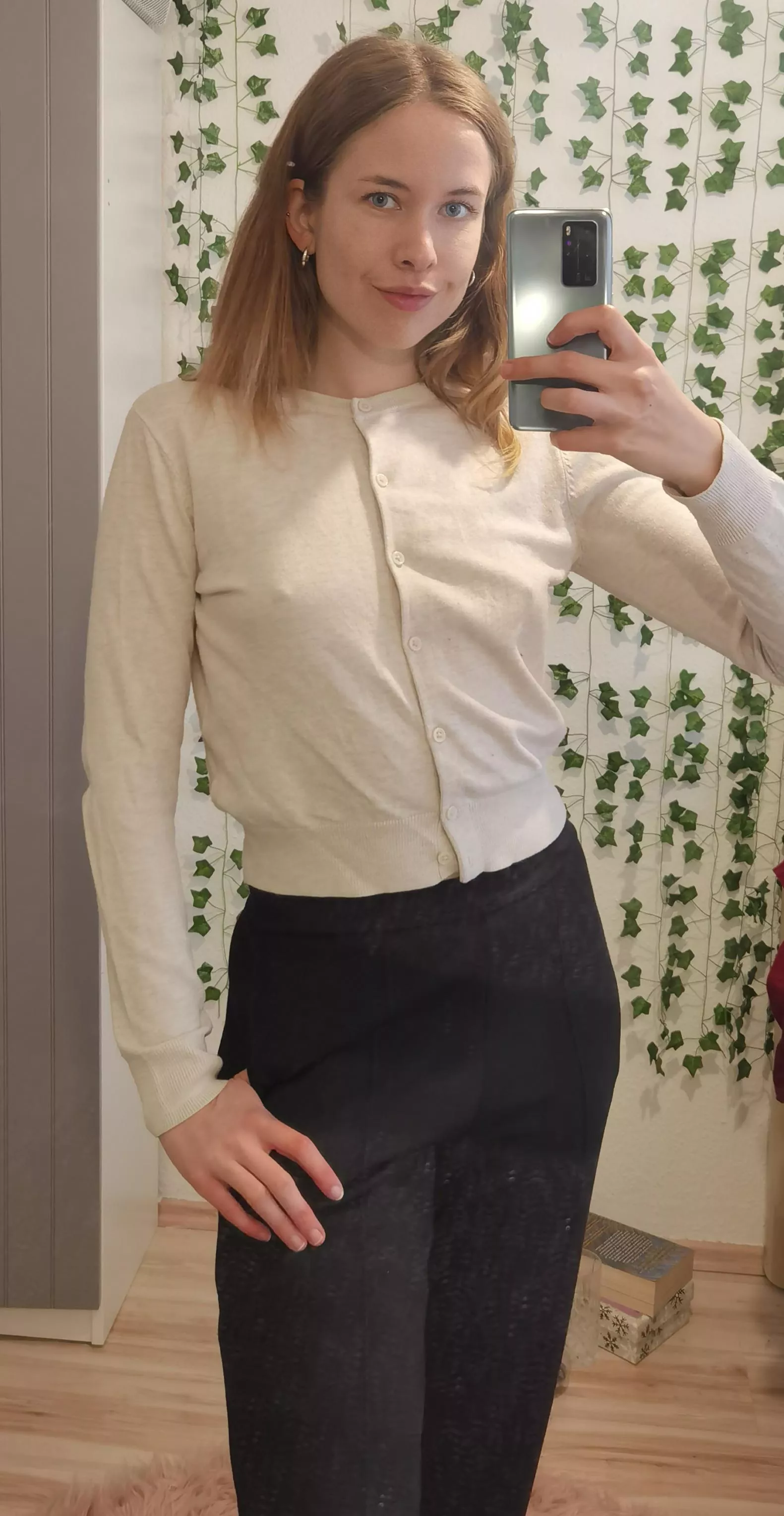 Feeling free and happy 🥰 [F] posted by naturalgirl_mel