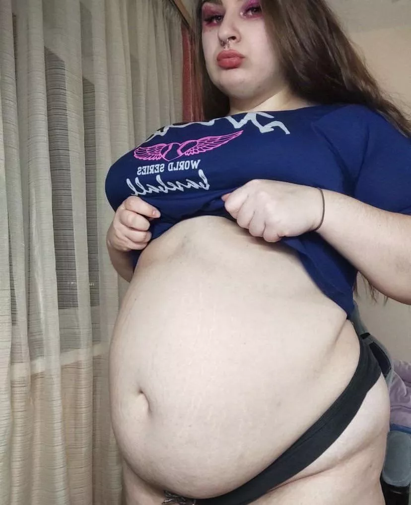 Getting bigger , mutual gaining anymore 😊🐷? posted by Immobfeedee