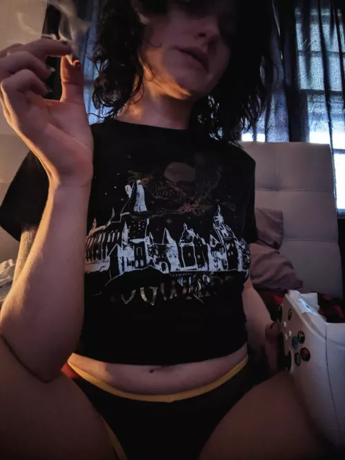 great day to smoke && game🌬️🧙‍♀️ by mitchbby