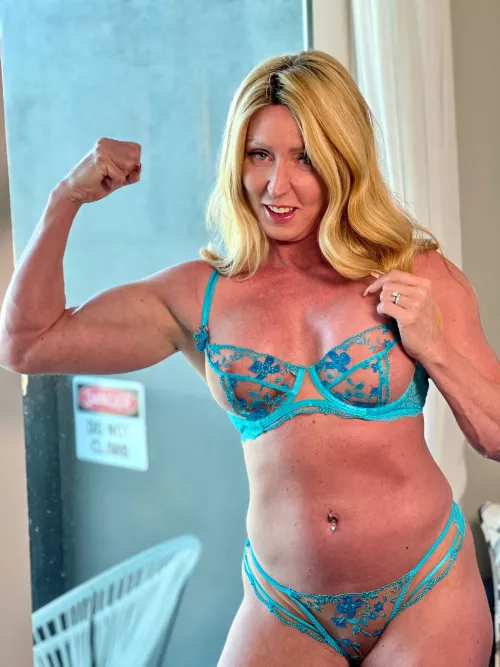 Gun show with lingerie....hope you don't mind!! by JRAPlay