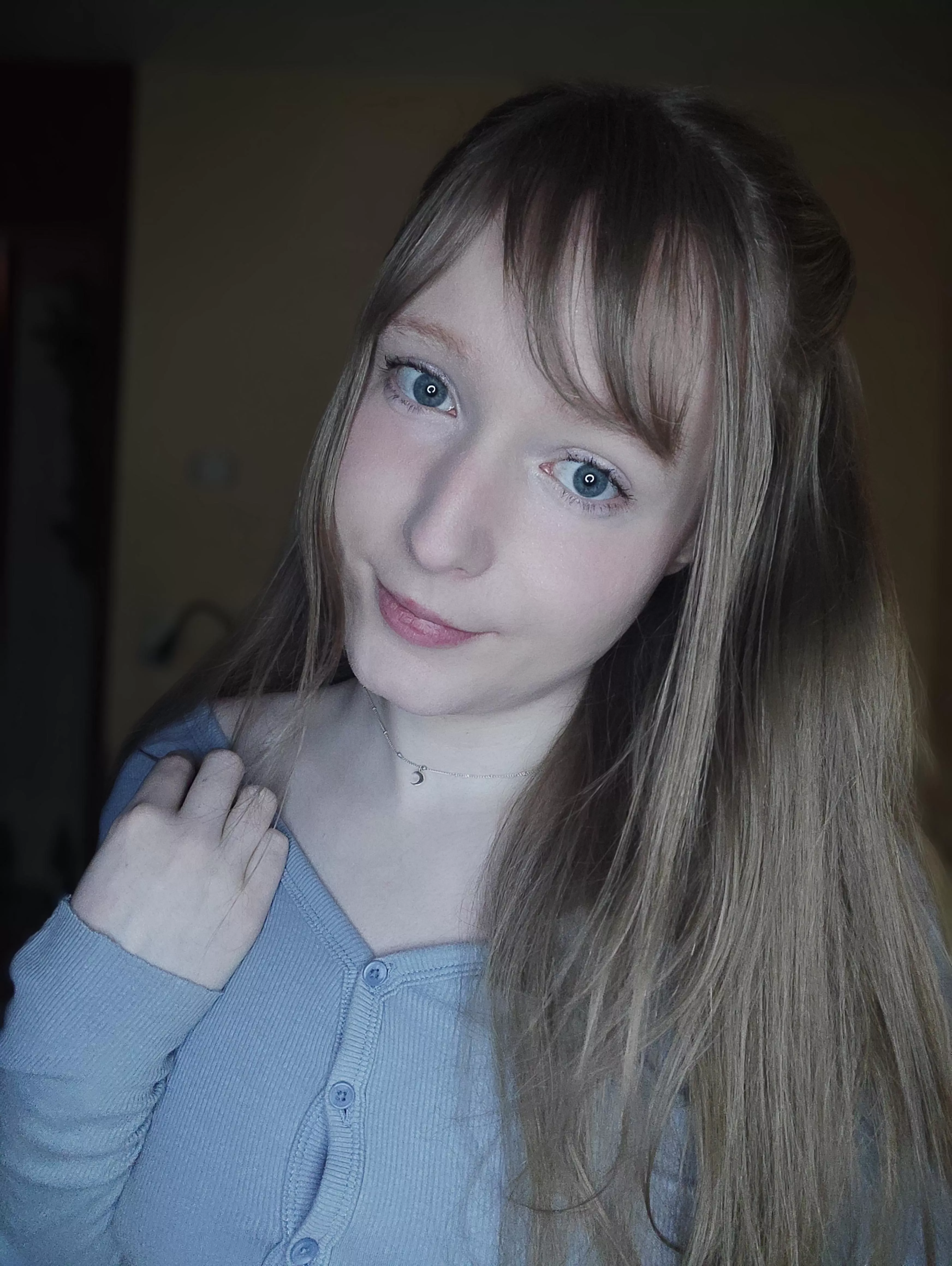 hii posted by QT-Rose