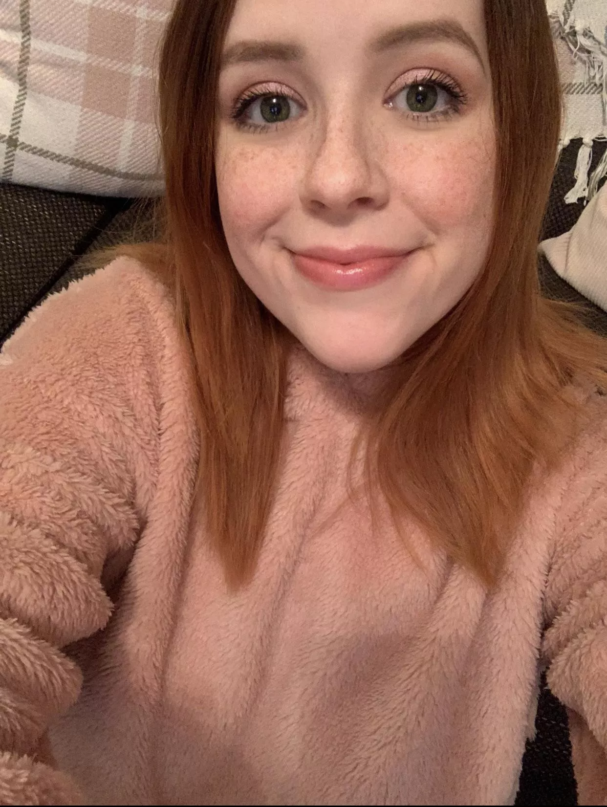 Hope you have a great Monday! I’ll be on the couch if anyone needs me 😂 [F] posted by snildeep