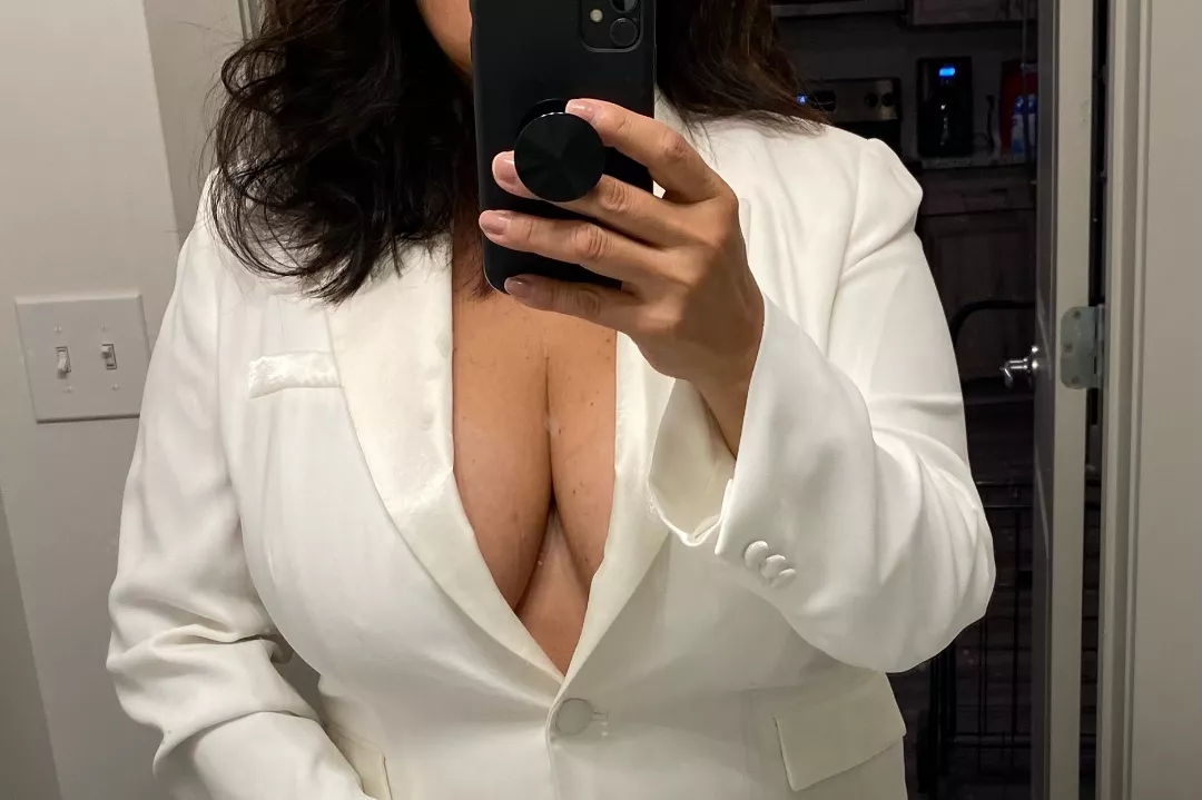 how's this for a Monday outfit to wake up my coworkers? posted by TermCurious1371