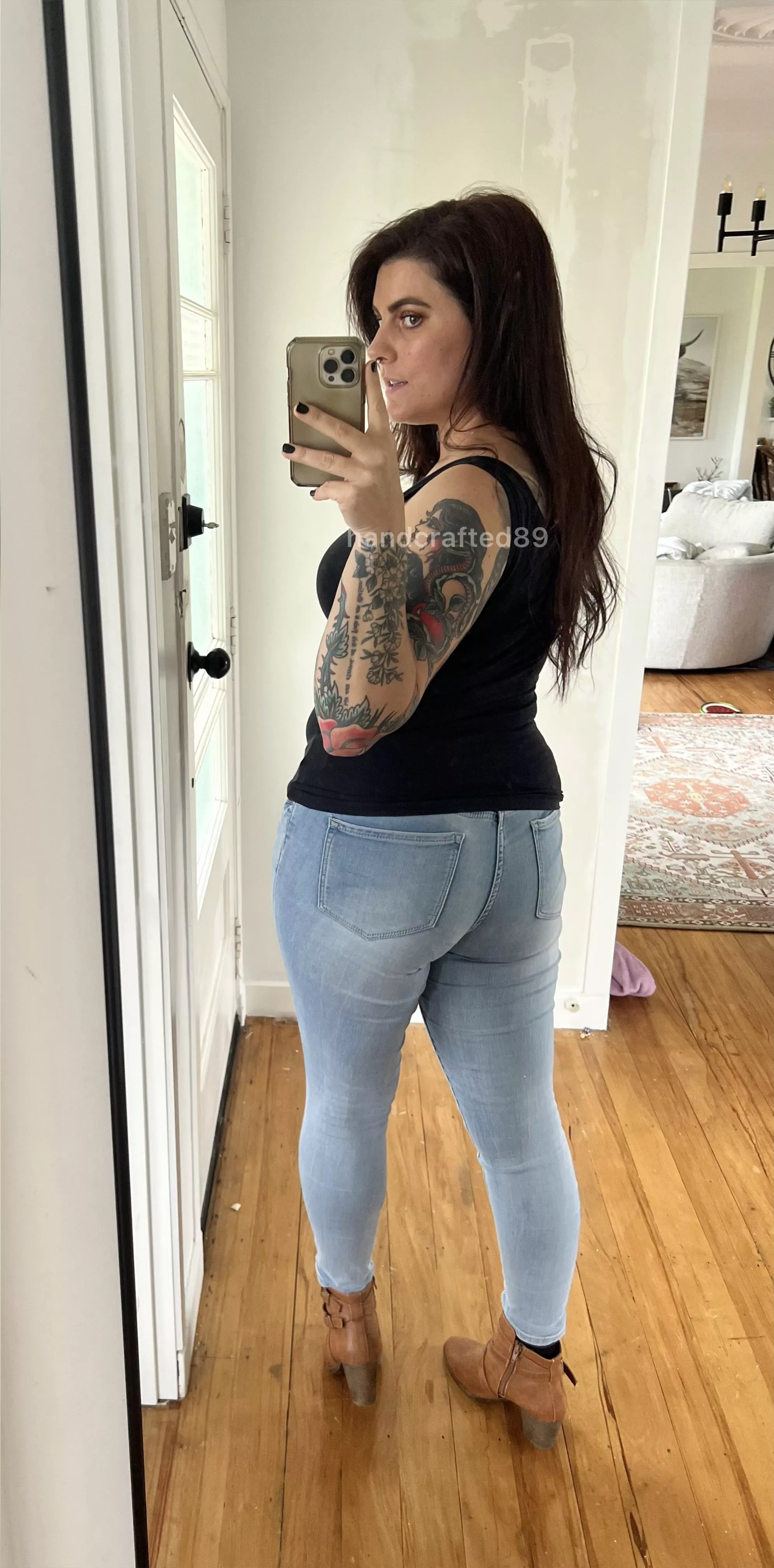 I like milf butts and I cannot lie posted by handcrafted89