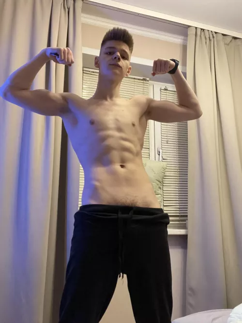 If you were my roommate, would you allow me to walk naked like this? 😏 by Fantastic-Potato-324