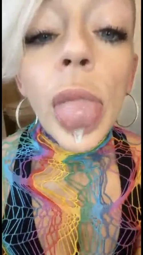 I’m a sloppy milf [oc] by SashaSins555