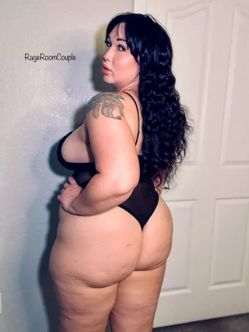 Is it just me or is this Monday Mondaying really hard? by RageRoomCouple