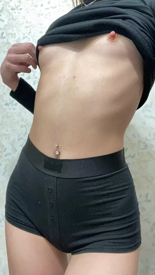 It’s a crime my nipples are out and no one is sucking them! by LauraEverettxxx