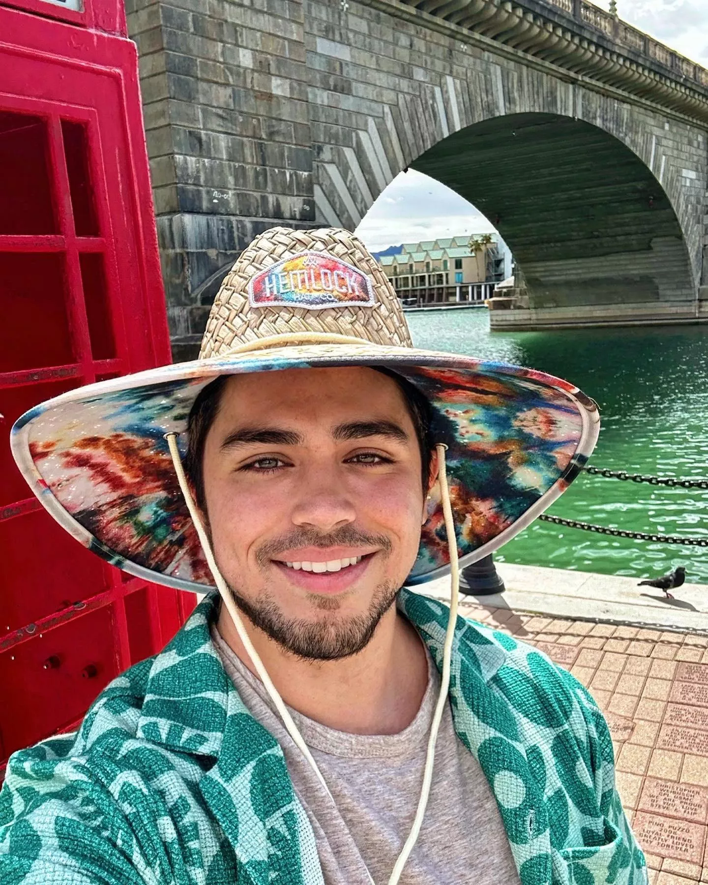 “I’ve got a lake house in Havasu and I’m probably gonna hurt your feelings” 🏖️🏠 posted by Yoshirandom