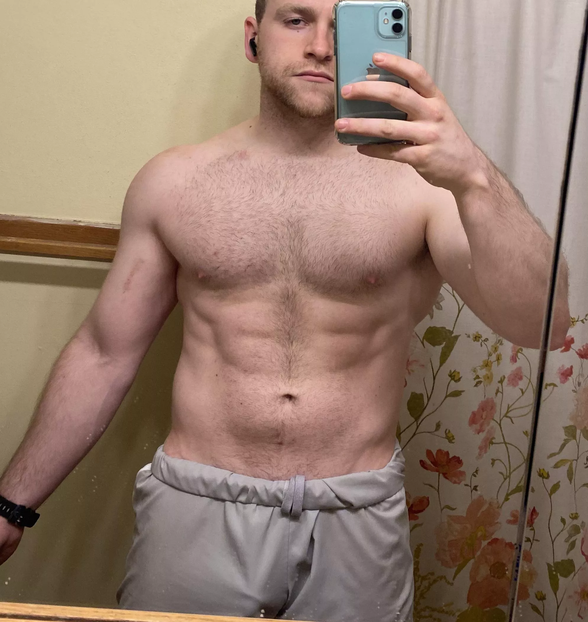 Keep (m)e company in the shower posted by groundsneef