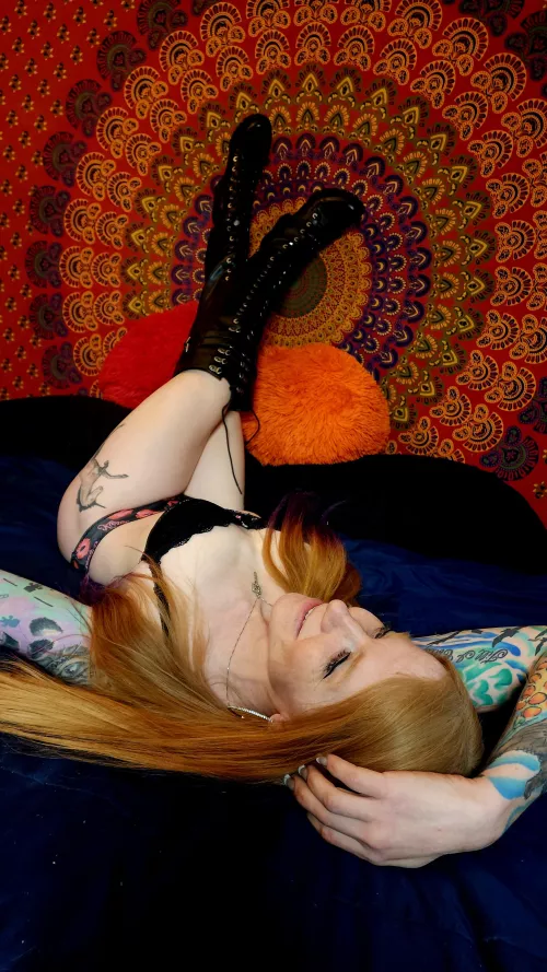 Kisses by ababypinecone