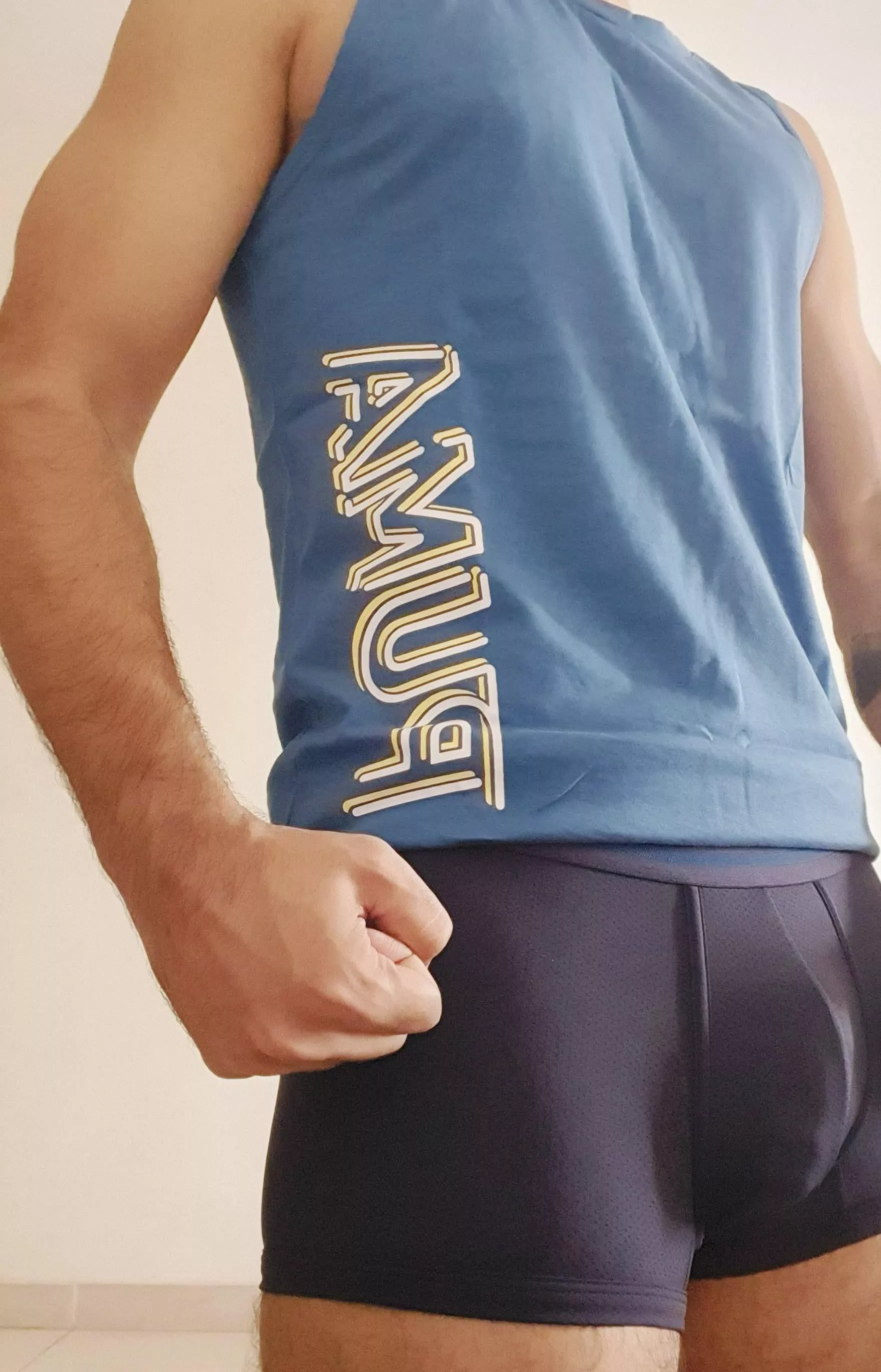 Look who’s trying to take a peek 😉 posted by backpacking_hustler