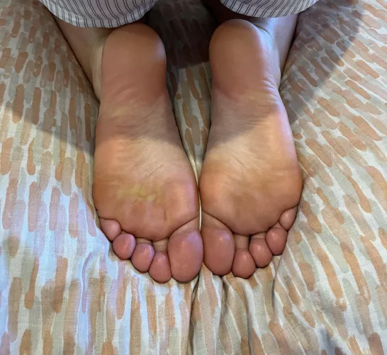 My pink peachy soles wishing they had a face buried in them right now! by Forallthefeetfun