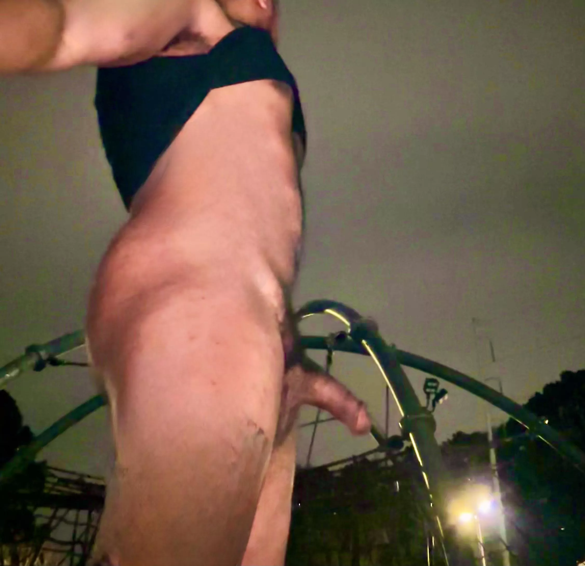 Riskier the better. ATL public park flash…need a risky playmate posted by Mental-Persimmon-136