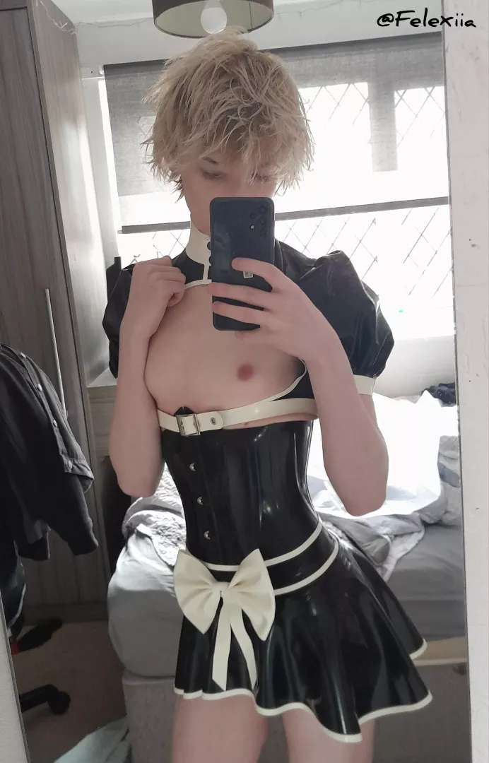 rubber maid~ by Felexiia