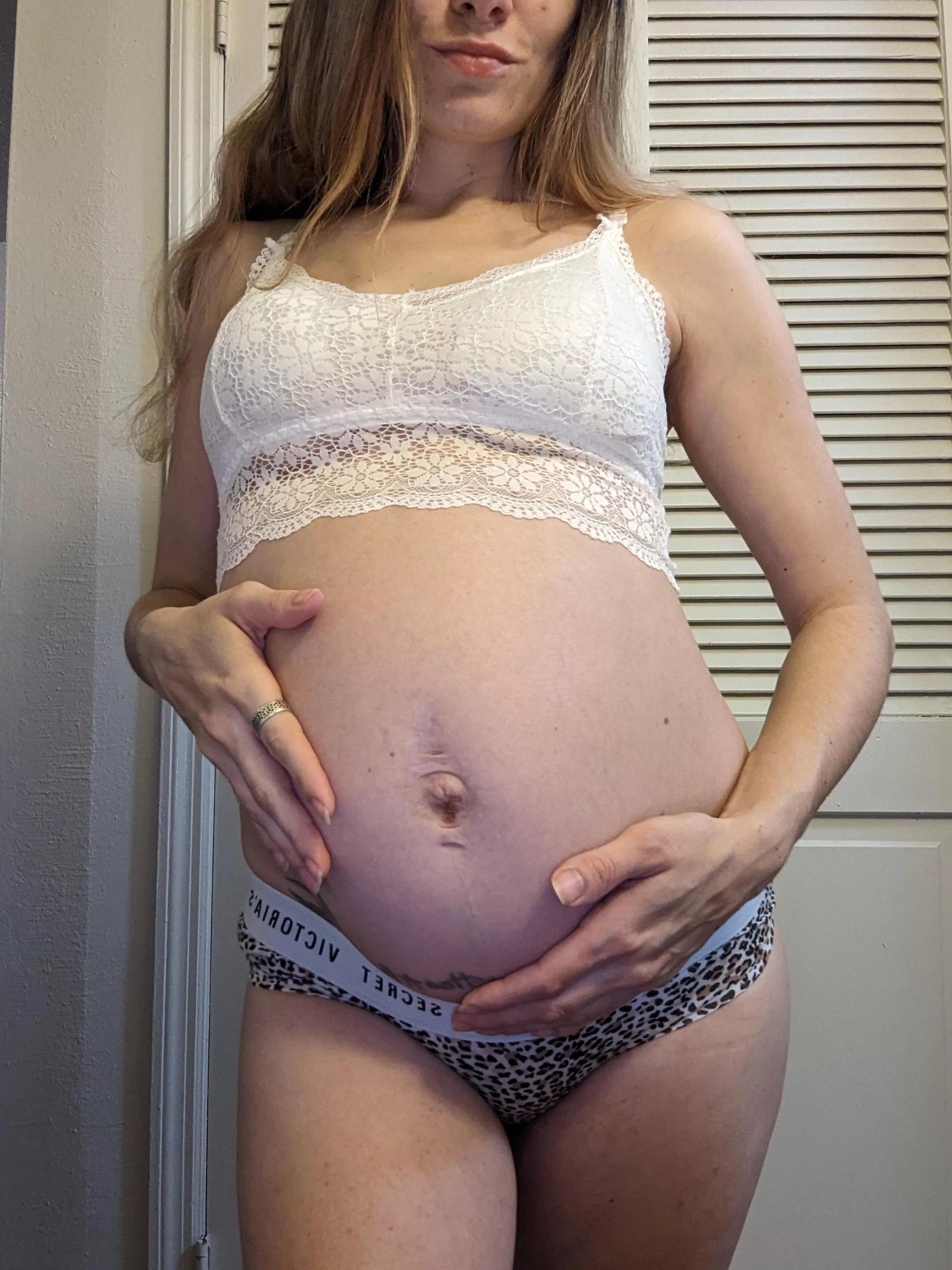 Say hello to week 27 😍 posted by Tokin_tiffaney420