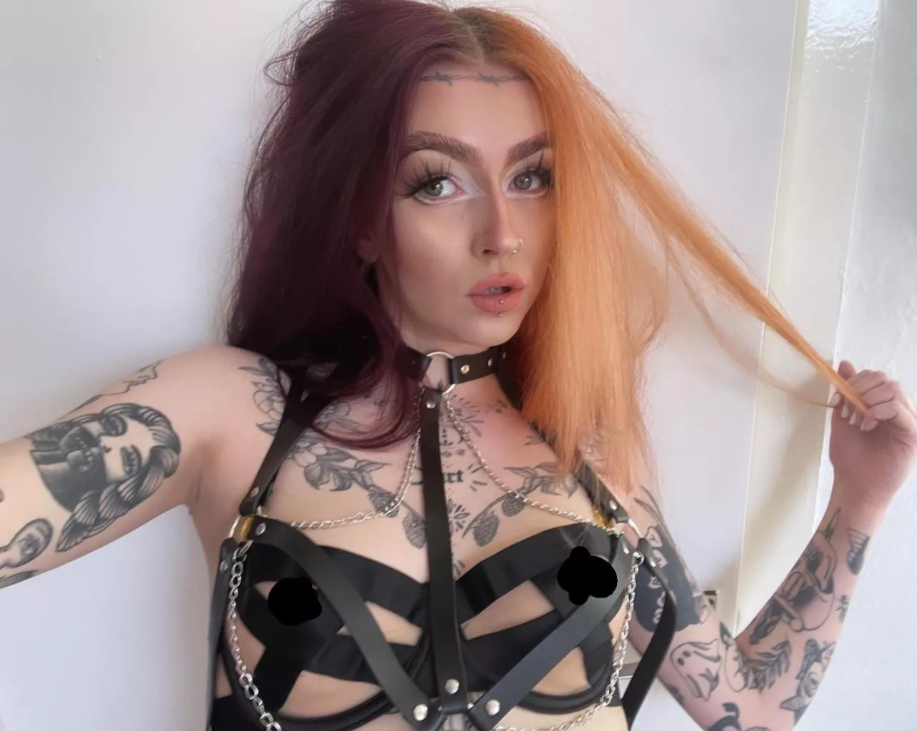 Say hi if we can fuck👋🏼 posted by xo_nicolavictoria