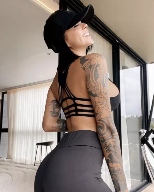 So tight by LunaVitale_