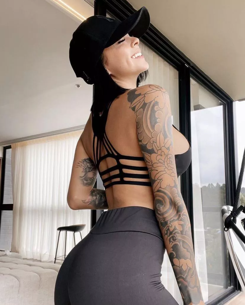 So tight posted by LunaVitale_