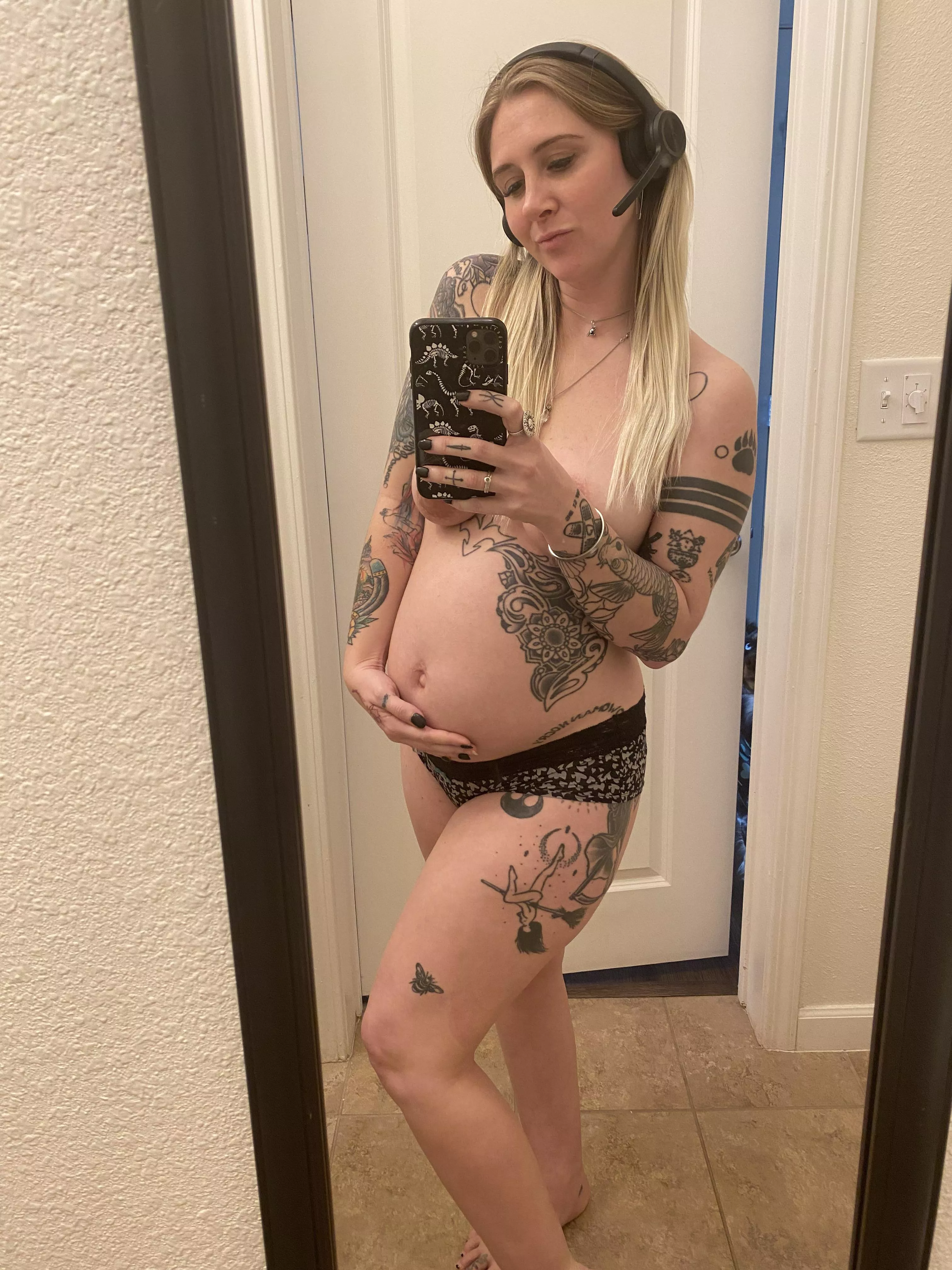 Spice up my work day with me? posted by Haunting-booty