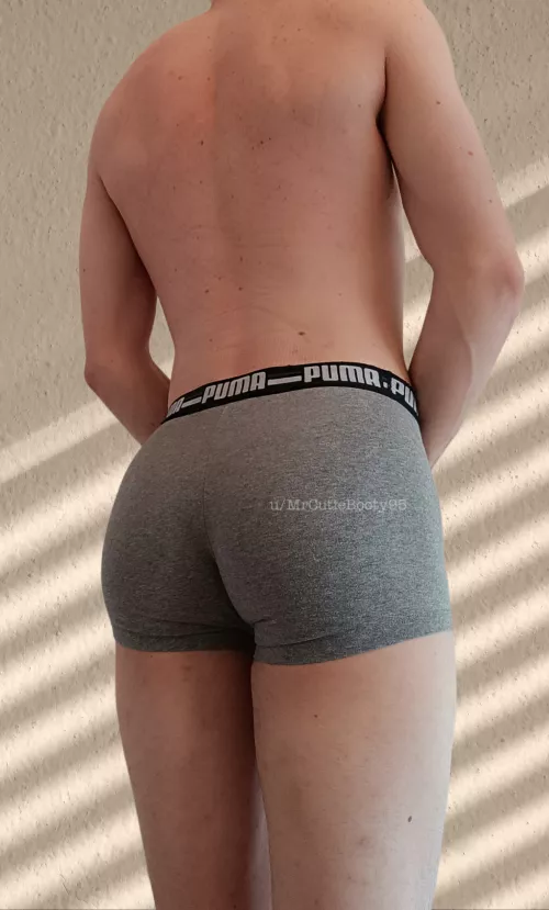 Starting the week right by MrCutieBooty95