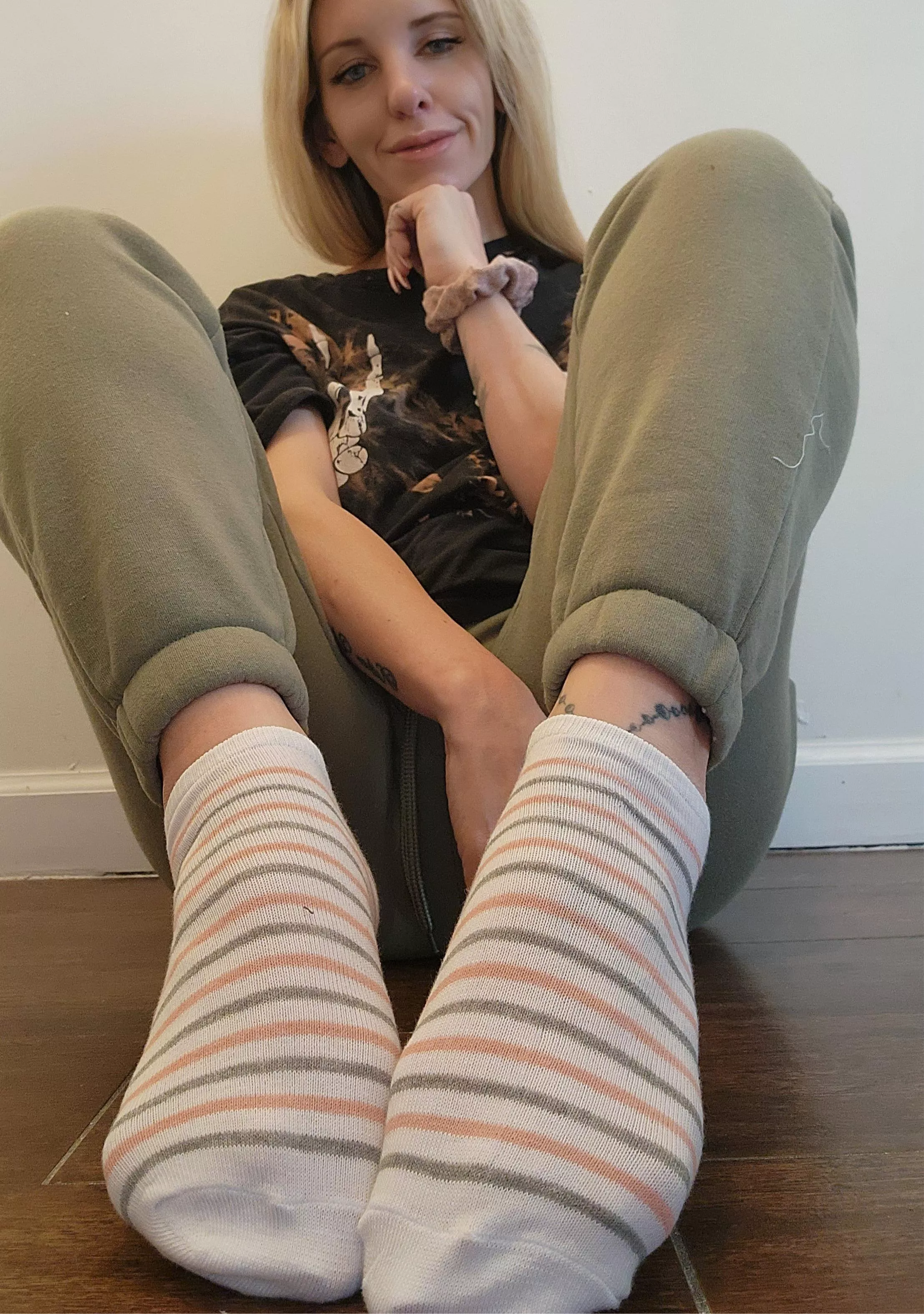 Take a deep inhale of my stink , you will not regret it ;) posted by PantiePrincess300