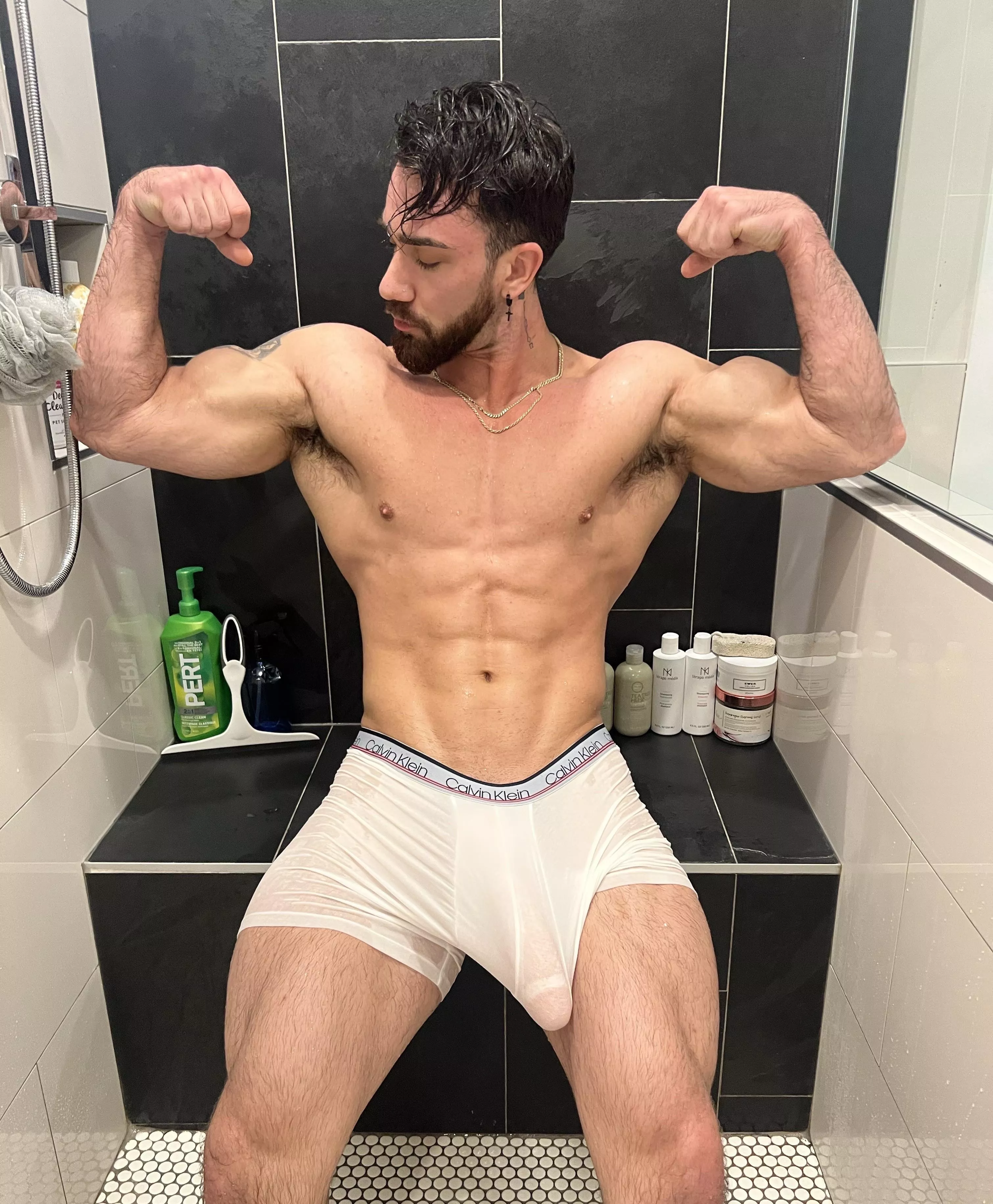 Take a sniff then wash them with your 👅 posted by alphaflexer