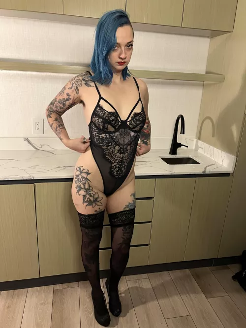 take a whiff of my pits ;) by tattedlilslut