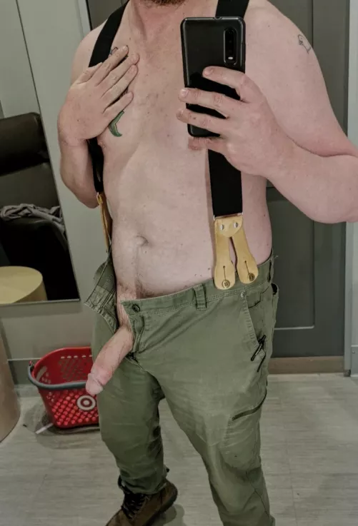 The door won't lock, someone could walk in 👀 by slawwth