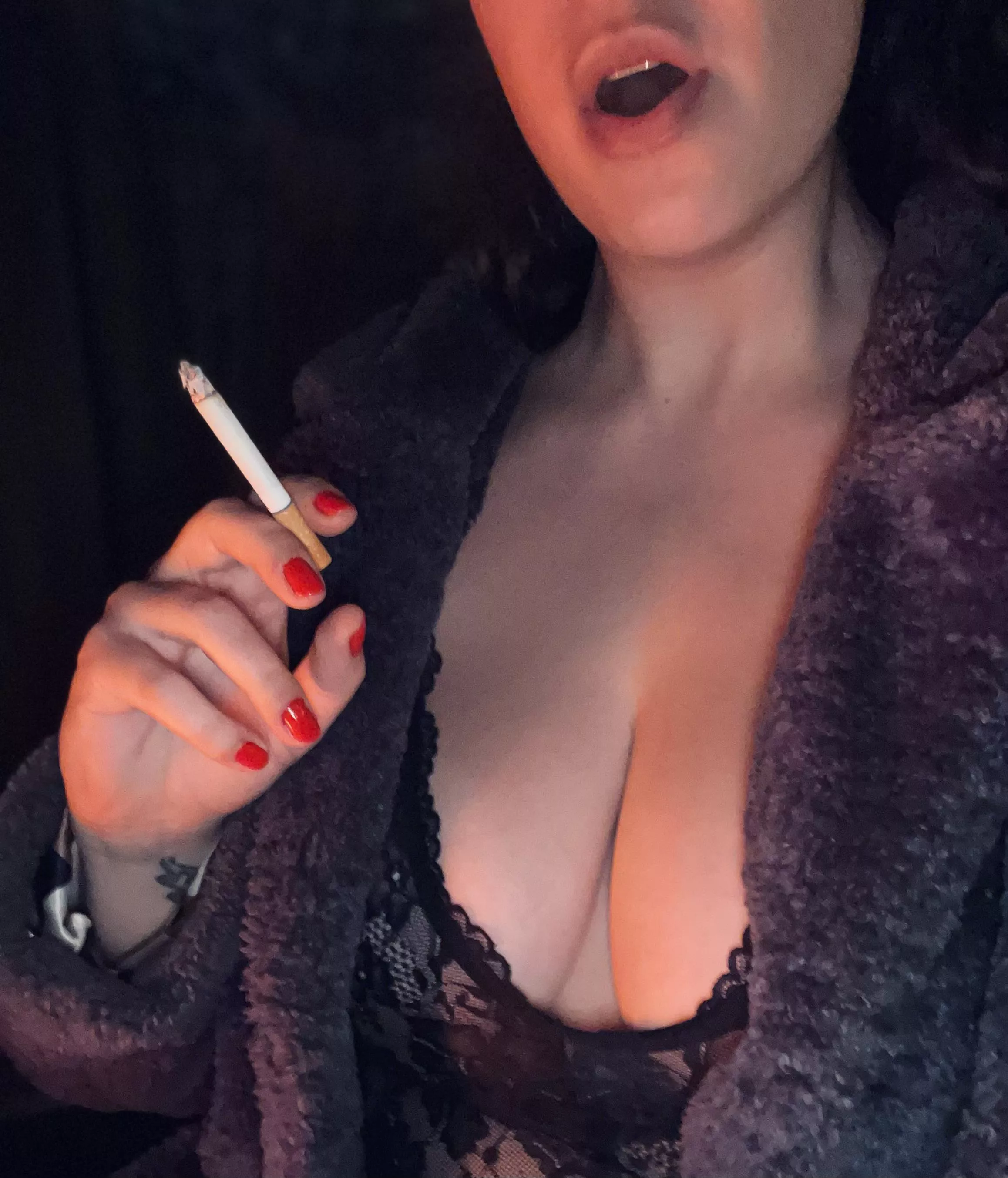 want a drag? 🙃 posted by lisbethbeatrixx