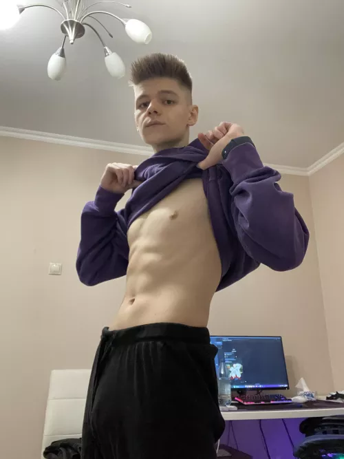 Why do you guys like twinks? Let me know you better 😏 by Fantastic-Potato-324