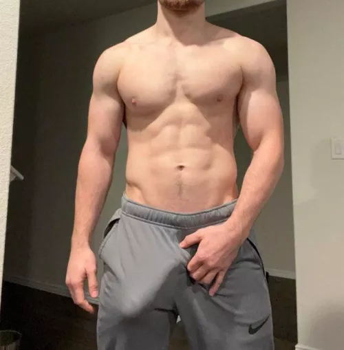 Why I wear compression shorts at the gym 🙊 by BigBostonGuy