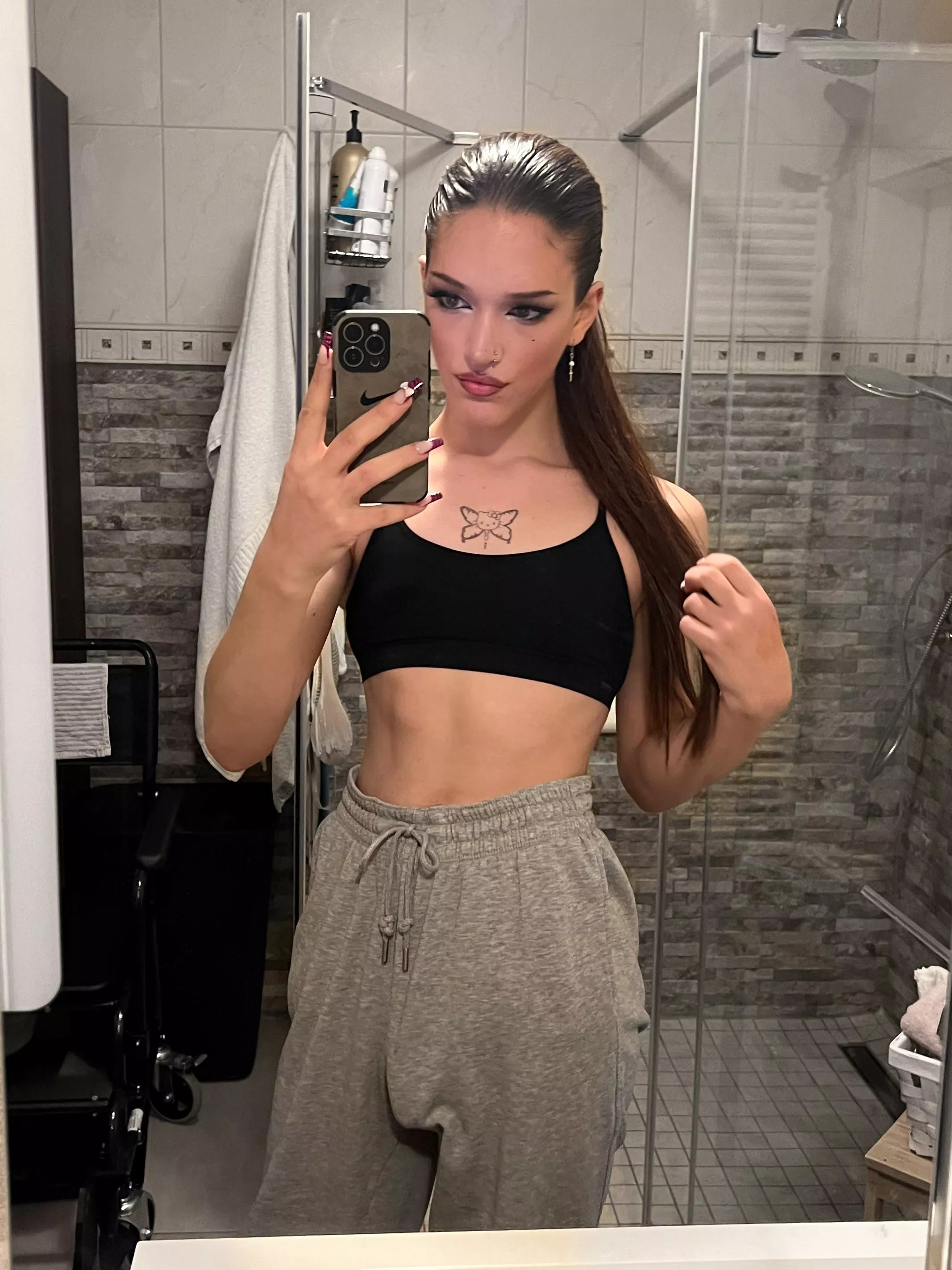 would you wanna take off my pants and let me fuck your throat and spit in your mouth ?🫶🏼 posted by daddykleo